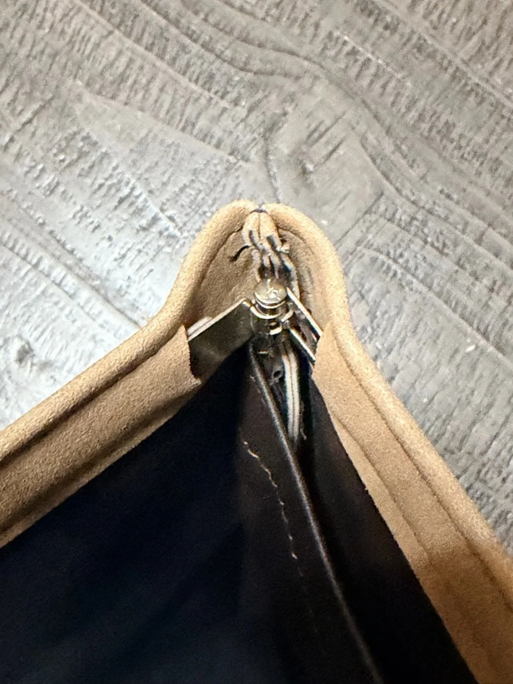 Vtg. Hazel Genuine Mojave Suede Portfolio Tote Bag in Tan (1970’s)